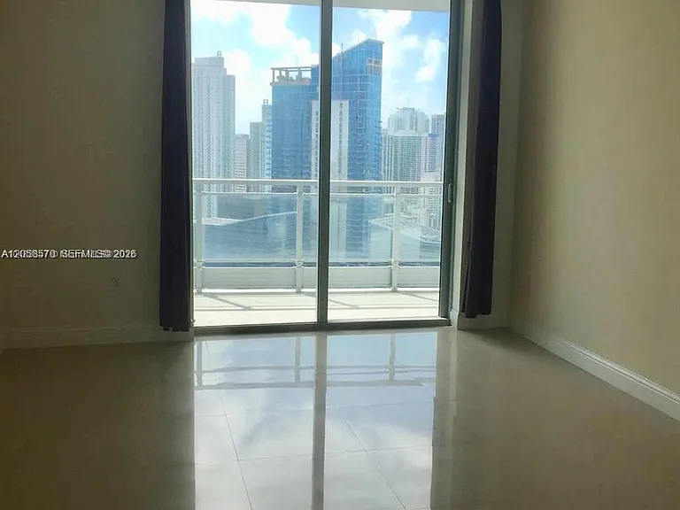 90 SW 3rd St #3910 — Photo 8