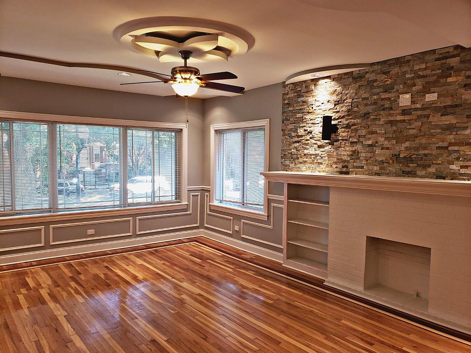 1st image of 7240 S King Dr APT 3