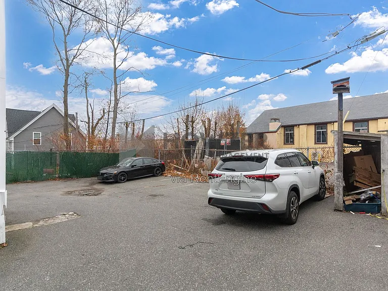109 Green St #9 — Photo 9