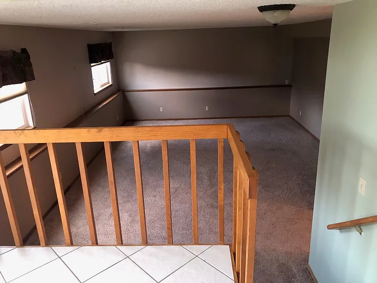 848 Elliott St — Photo 8