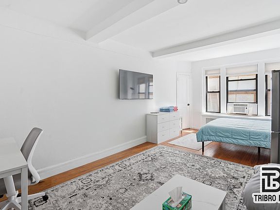 3rd image of 339 E 58th St APT 3E
