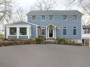 63 Mountain Rd, Pleasant Valley, NY 12569