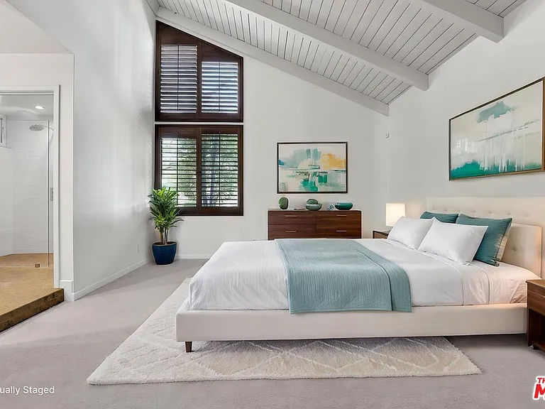 1331 Avenida De Cortez — Photo 23