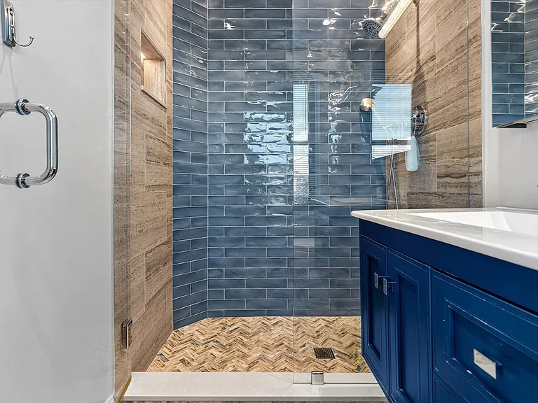 98 Chandler St #4 — Photo 17