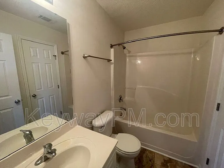 208 Satomi Way — Photo 10
