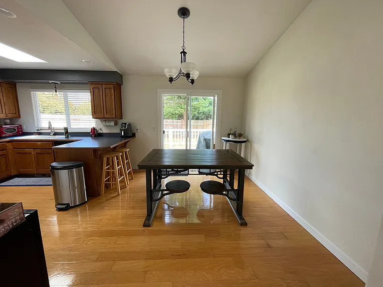 764 SW Orcas St — Photo 5