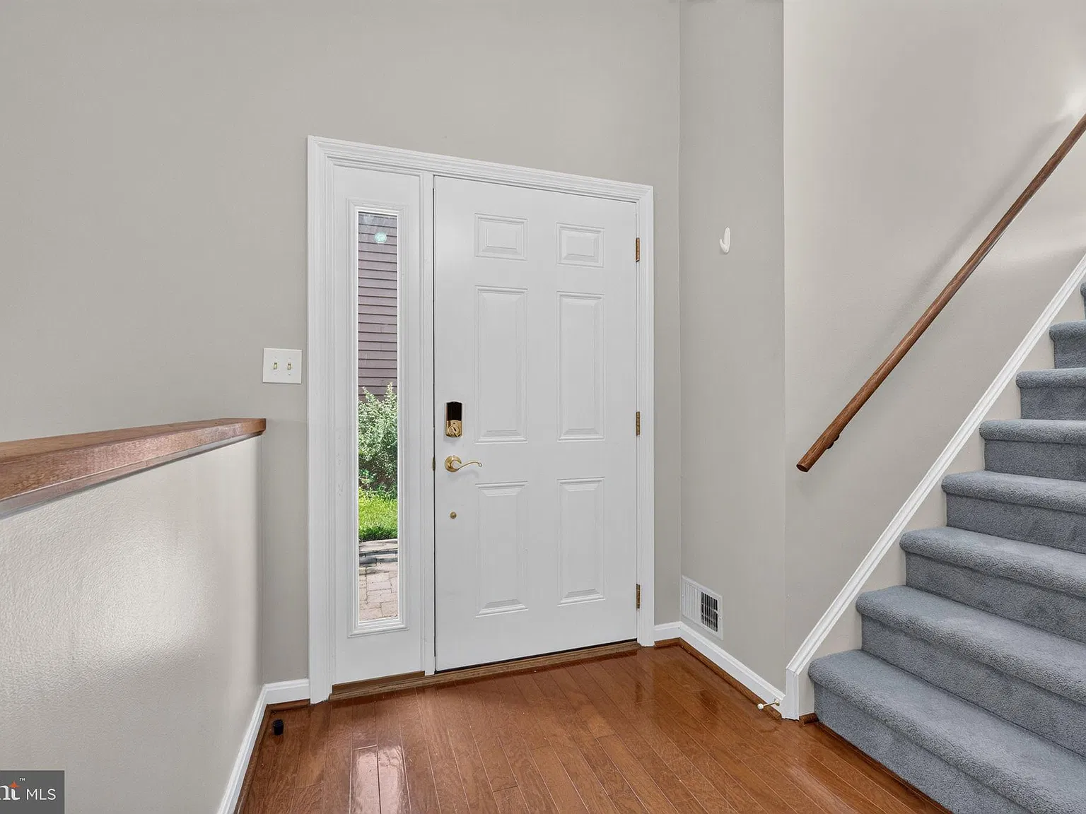 4 bed, 2.0 bath, 1920 sqft, $3,300 — Photo 3