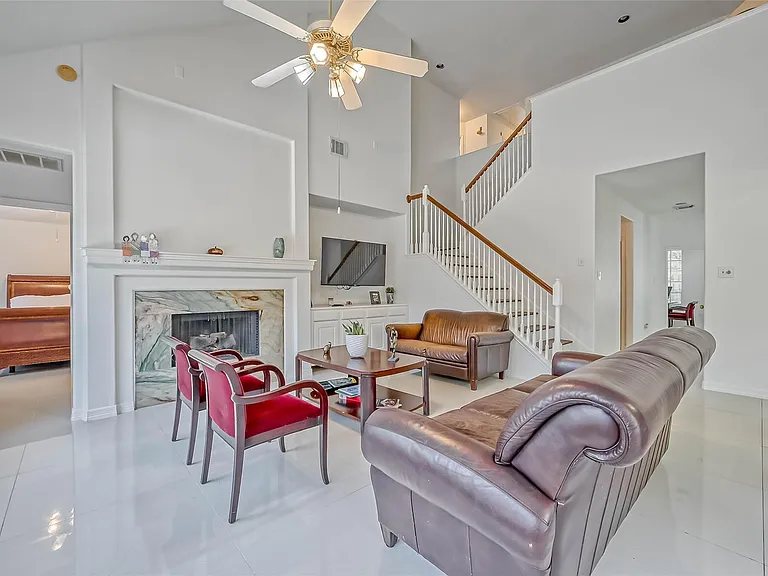 23826 Browndale Ct — Photo 13