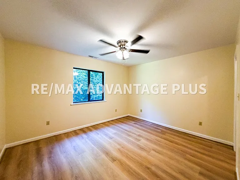9982 Green Bay Rd — Photo 12