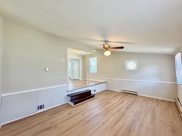 806 Carolina St — Photo 6