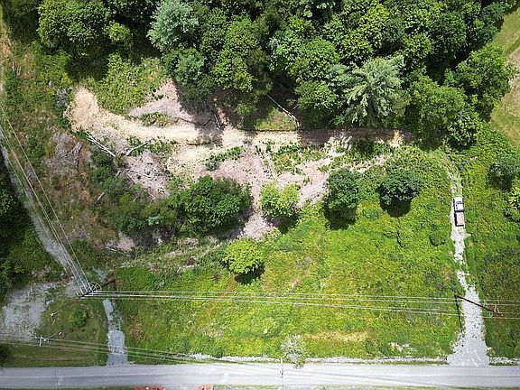 2nd image of 299 Banner Creek Rd