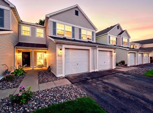 855 Providence Dr, Shakopee, MN 55379