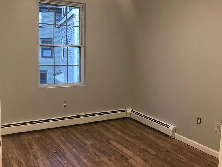 259 Carpenter St #1 — Photo 6