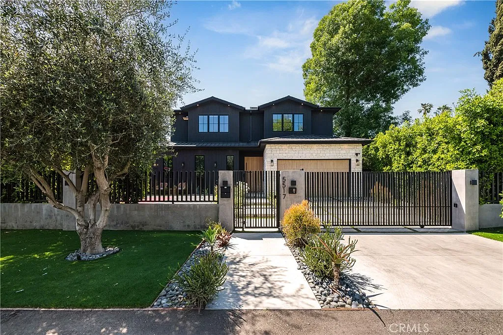 5 bed, 3700 sqft, $19,500 — Photo 1