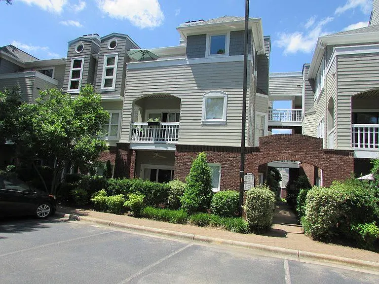 1001 Brighthurst Dr #101 — Photo 1