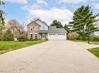 902 S Rainier Ct, Bloomington, IN 47401