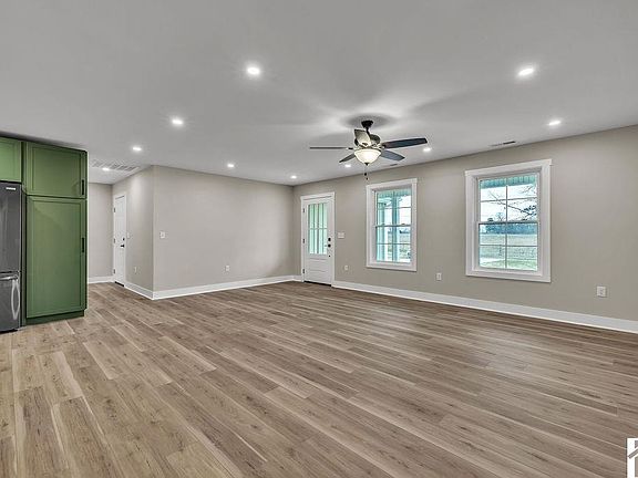 5th image of 41 Applewood Rd