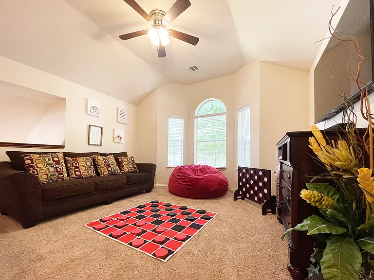 619 Lakewood Dr — Photo 10