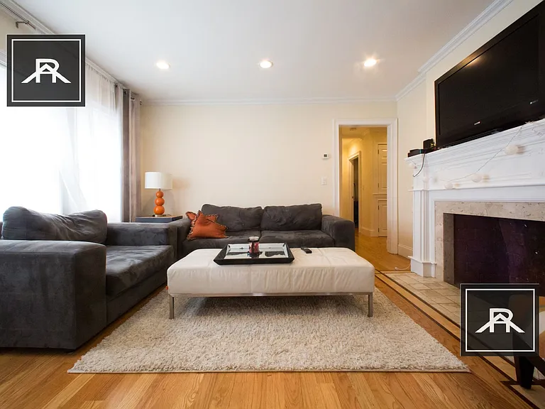 39 Beaconsfield Rd #1 — Photo 3