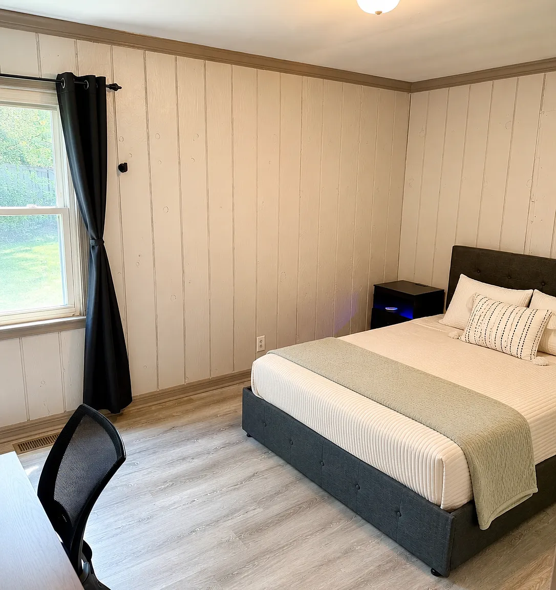 7 bed, 2100 sqft, $1,080 — Photo 2