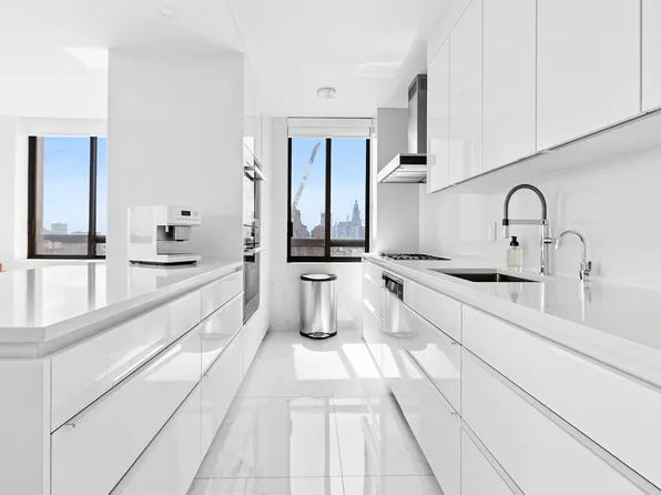 171 East 84th Street image 3 of 16