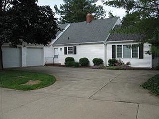 1st image of 22 Hickory Dr