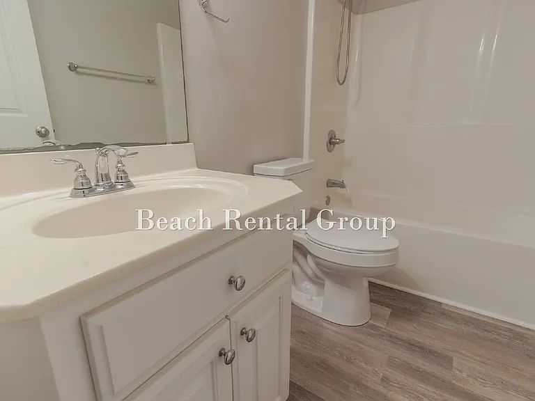 204 Macarthur Dr — Photo 22