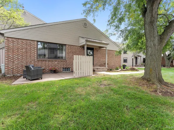 27024 Winchester St #11, Brownstown, MI 48183