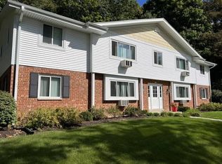 1102 Hickory St APT 7, Grafton, WI 53024