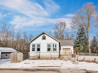 39457 N Hickory St, Spring Grove, IL 60081