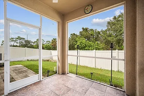 4 bed, 2702 sqft, $2,600 — Photo 2
