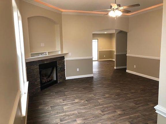 3rd image of 312 Dogwood Trl