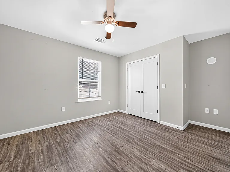 213 Rie Ct — Photo 17