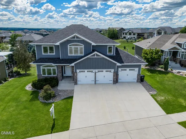 3716 Valley Dr, Bismarck, ND 58503