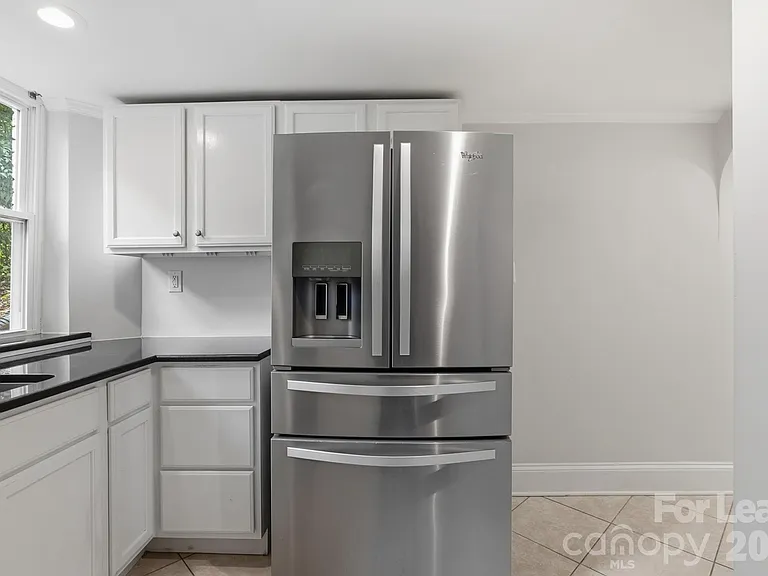 3101 Selwyn Ave — Photo 18