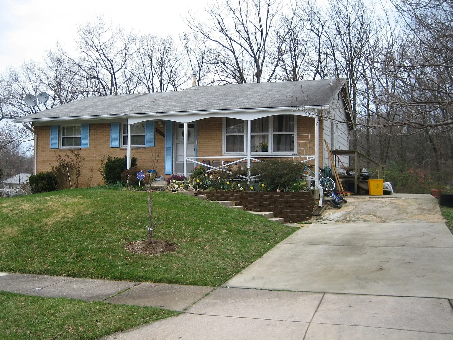 10313 Floral Dr photo 1