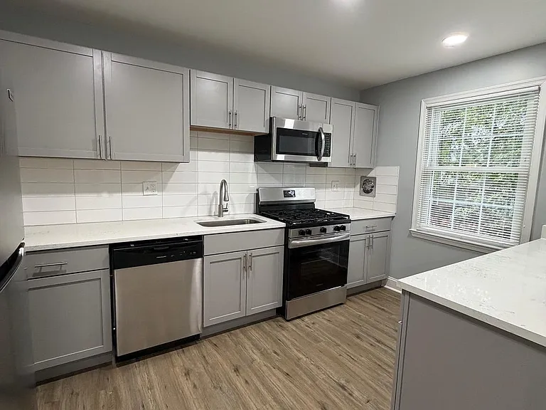 12928 Claxton Dr #6 — Photo 4