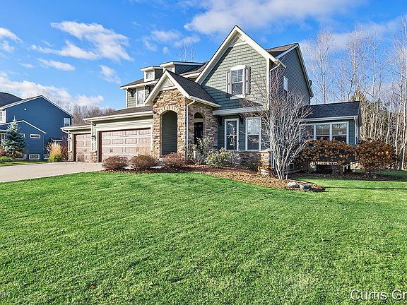 2nd image of 7235 Silver Meadow Dr NE