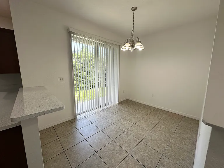 1800 Bassinger St — Photo 4