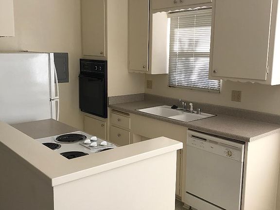 2nd image of 104 Grand Ave