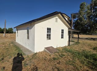 1430 N Park Dr #2, Pixley, CA 93256