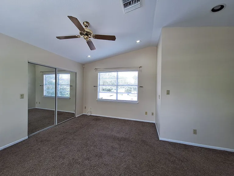 4006 Bayfront Pkwy — Photo 23