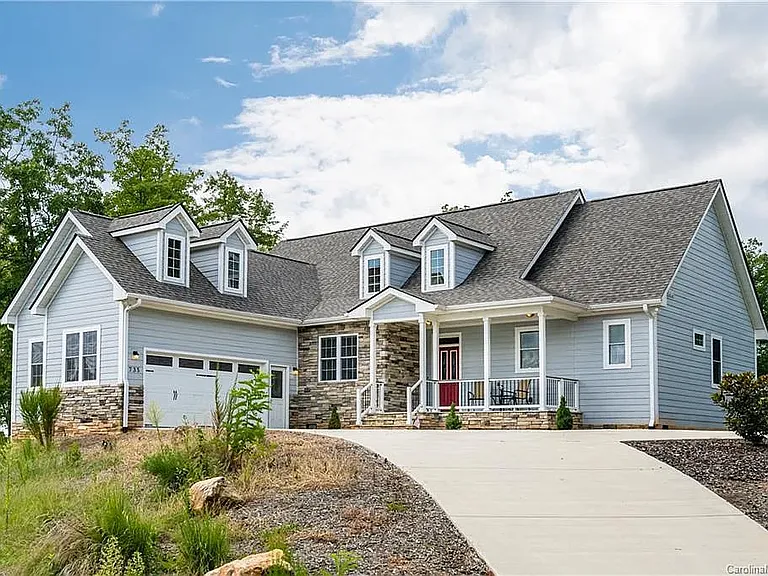 735 Bills Mountain Trl — Photo 1