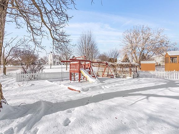 5th image of 460 Topaz Ln