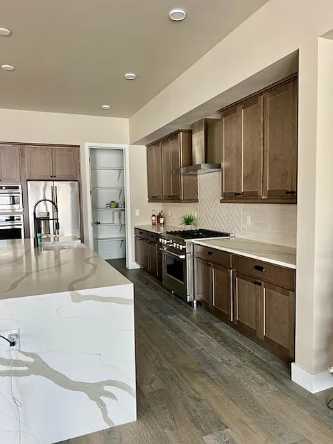 4 bed, 3165 sqft, $7,300 — Photo 2