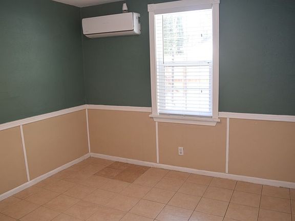3rd image of 323 1/2 C St