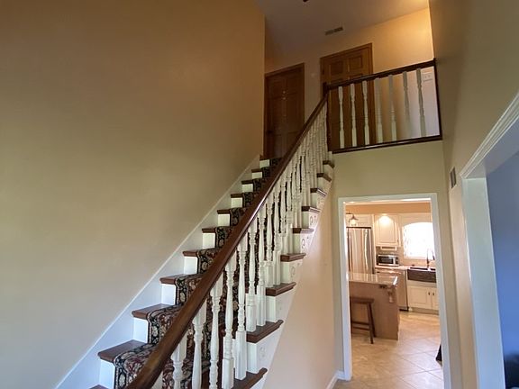 4th image of 620 Crestwood East Dr