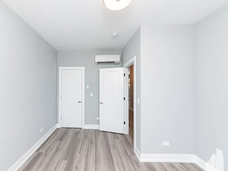 3943.5 N Janssen Ave #2E — Photo 16