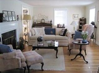 27 Crown Ridge Rd, Wellesley, MA 02482