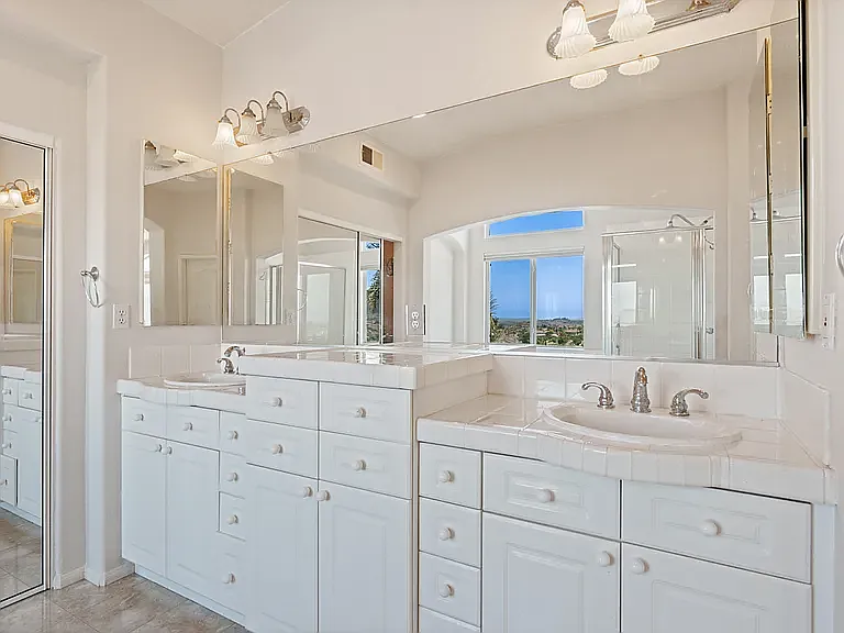 16375 Alipaz Ct — Photo 38